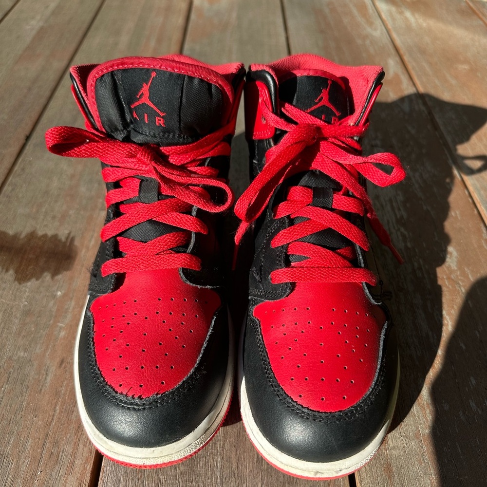 Nike Air Jordan 1 Mid (alternate bred 2022) Youth